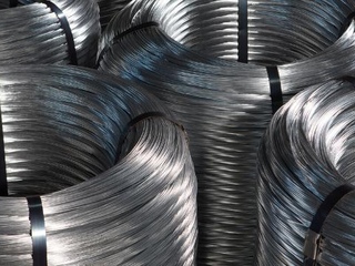 Проволока оцинкованная ВР2 ст2кп 2,2 мм 3 - в «Монолит-Металлопрокат».
