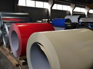Штрипс с полимерным покрытием GreenCoat Pural, толщина 0,50 мм, цвет RR 32 2 - в «Монолит-Металлопрокат».
