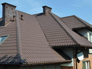 Металлочерепица Grand Line Монтеррей 0,5 Rooftop Matte RR 32 Темно-коричневый 3 - в «Монолит-Металлопрокат».