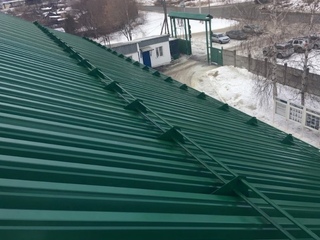 Профлист НС35 0.8 мм RAL 6005 Зеленый Мох 2 - в «Монолит-Металлопрокат».